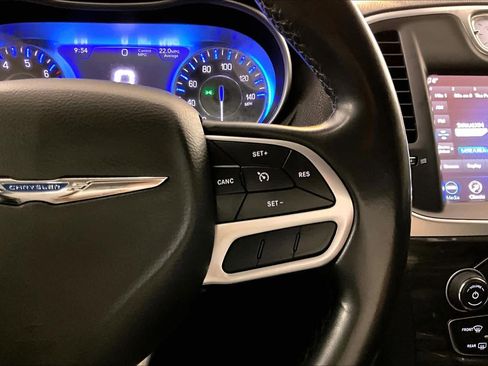 Used 2022 Chrysler 300 Touring L image 21