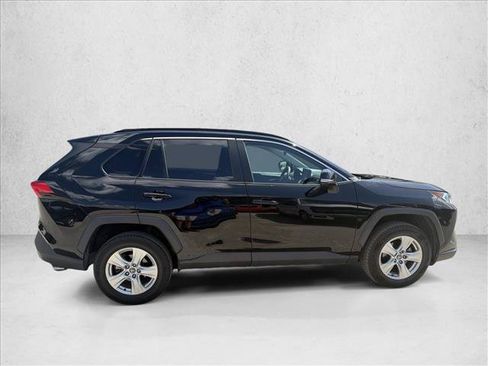 Used 2021 Toyota RAV4 XLE FWD image 6