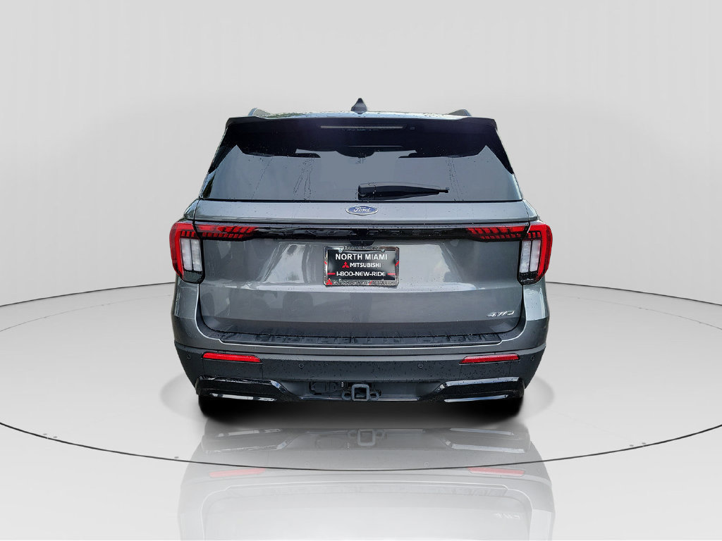 Used 2025 Ford Explorer ST-Line AWD/4WD image 6