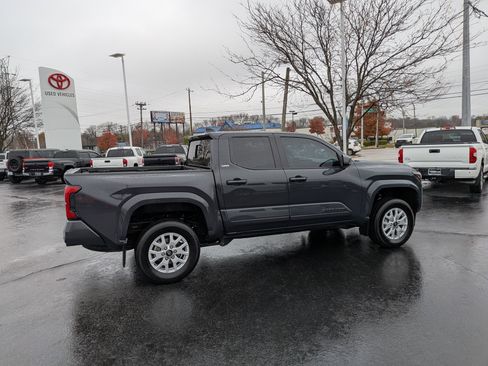 Used 2024 Toyota Tacoma SR5 image 10