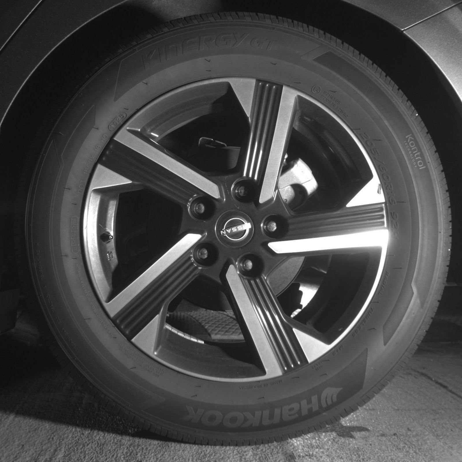 Used 2025 Nissan Sentra SV FWD image 19