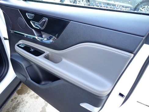 New 2026 Lincoln Corsair Premiere image 13