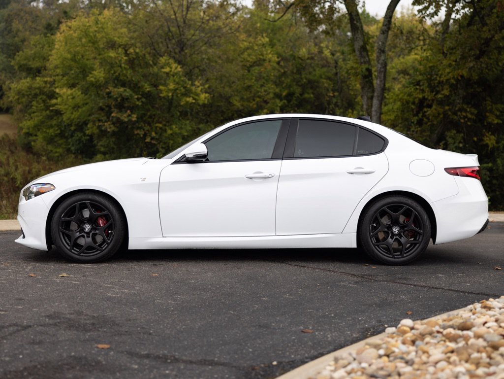 Used 2022 Alfa Romeo Giulia Ti w/ Active Assist Plus Package RWD image 3