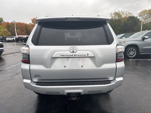 Used 2020 Toyota 4Runner SR5 Premium image 4