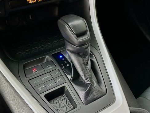 Used 2020 Toyota RAV4 XLE w/ All Weather Liner Package AWD/4WD image 24