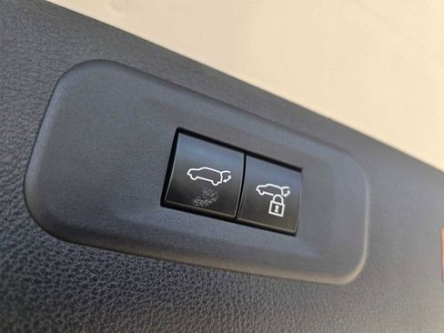 Certified 2025 Lexus TX 500h AWD w/ Technology Package image 18