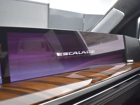 New 2026 Cadillac Escalade ESV Platinum Sport w/ LPO, ONYX Package AWD/4WD image 24