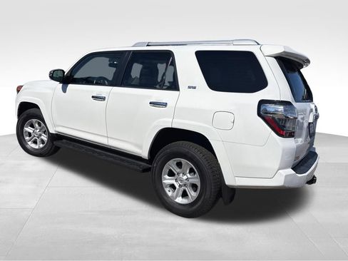 Used 2018 Toyota 4Runner SR5 Premium image 10