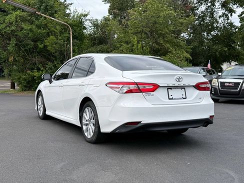 Used 2018 Toyota Camry L image 10