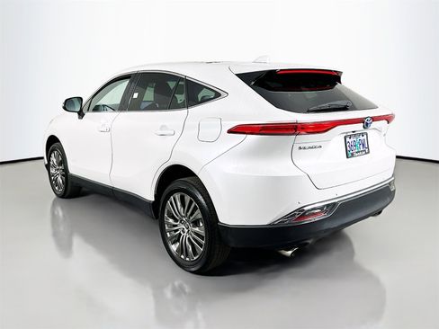 Used 2024 Toyota Venza Limited image 5