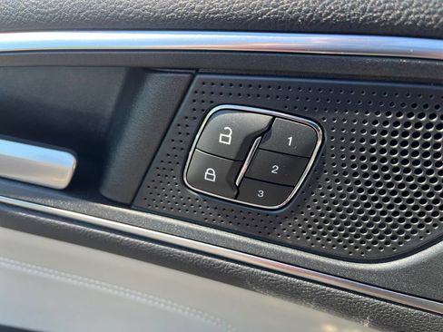 Used 2021 Ford Edge Titanium AWD/4WD image 23
