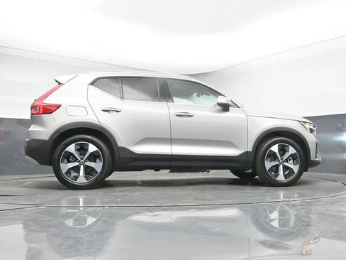 Used 2025 Volvo XC40 B5 Plus AWD/4WD image 41