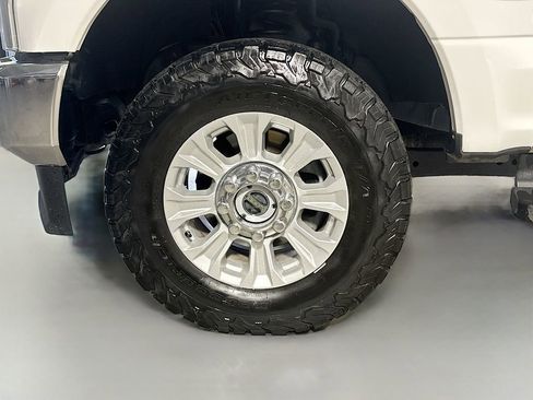 Used 2020 Ford F350 XLT w/ XLT Value Package AWD/4WD image 30