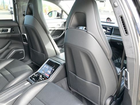 Used 2019 Porsche Panamera GTS image 44