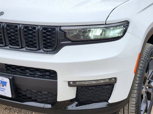 New 2025 Jeep Grand Cherokee L Limited image 5