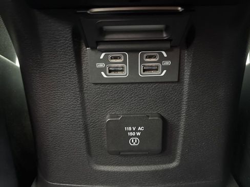 Used 2021 Jeep Wrangler Unlimited Rubicon w/ LED Lighting Group AWD/4WD image 39