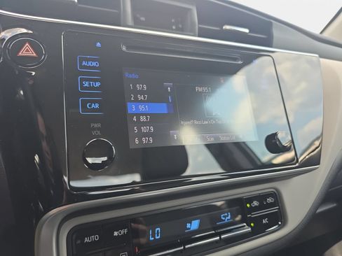 Used 2018 Toyota Corolla LE FWD image 20