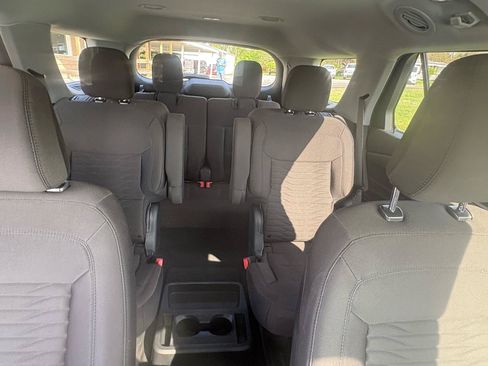 Used 2021 Ford Explorer XLT AWD/4WD image 26