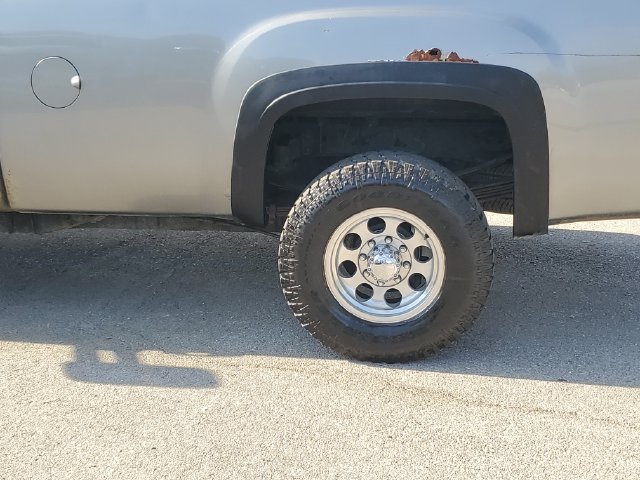 Used 2013 GMC Sierra 3500 SLE w/ SLE Preferred Package AWD/4WD image 8