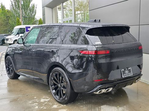New 2025 Land Rover Range Rover Sport Dynamic SE image 5