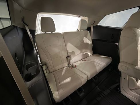 Certified 2023 Buick Enclave Premium image 14