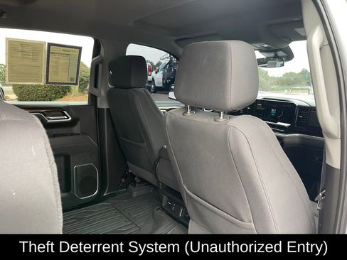 Used 2025 GMC Sierra 1500 SLE image 24