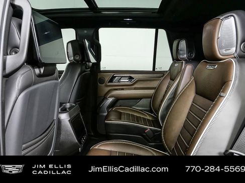 Used 2025 GMC Yukon Denali Ultimate image 18