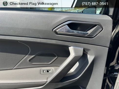 Used 2023 Volkswagen Tiguan SE R-Line image 25