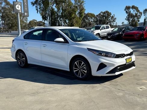 Used 2024 Kia Forte LXS image 7