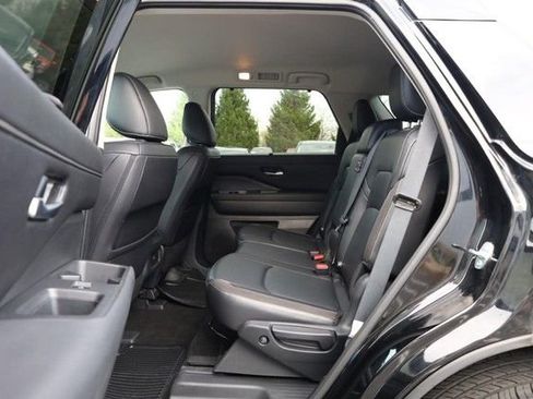 Certified 2024 Nissan Pathfinder SL FWD image 23