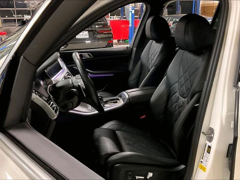 Used 2023 BMW X5 sDrive40i w/ Premium Package image 8