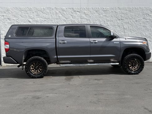 Used 2018 Toyota Tundra 4x4 CrewMax image 5