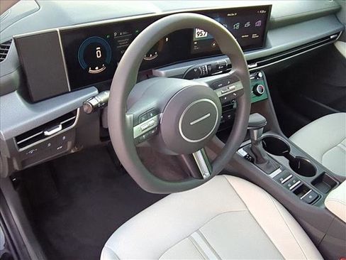 Used 2025 Hyundai Sonata SE image 10