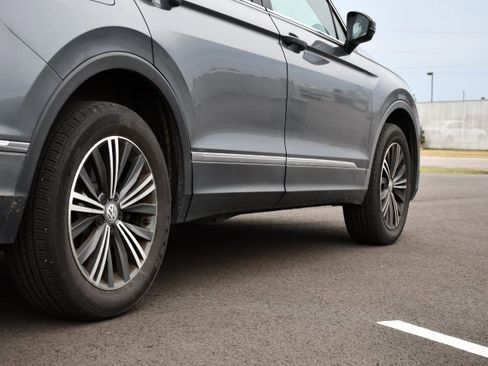 Used 2018 Volkswagen Tiguan SEL image 9