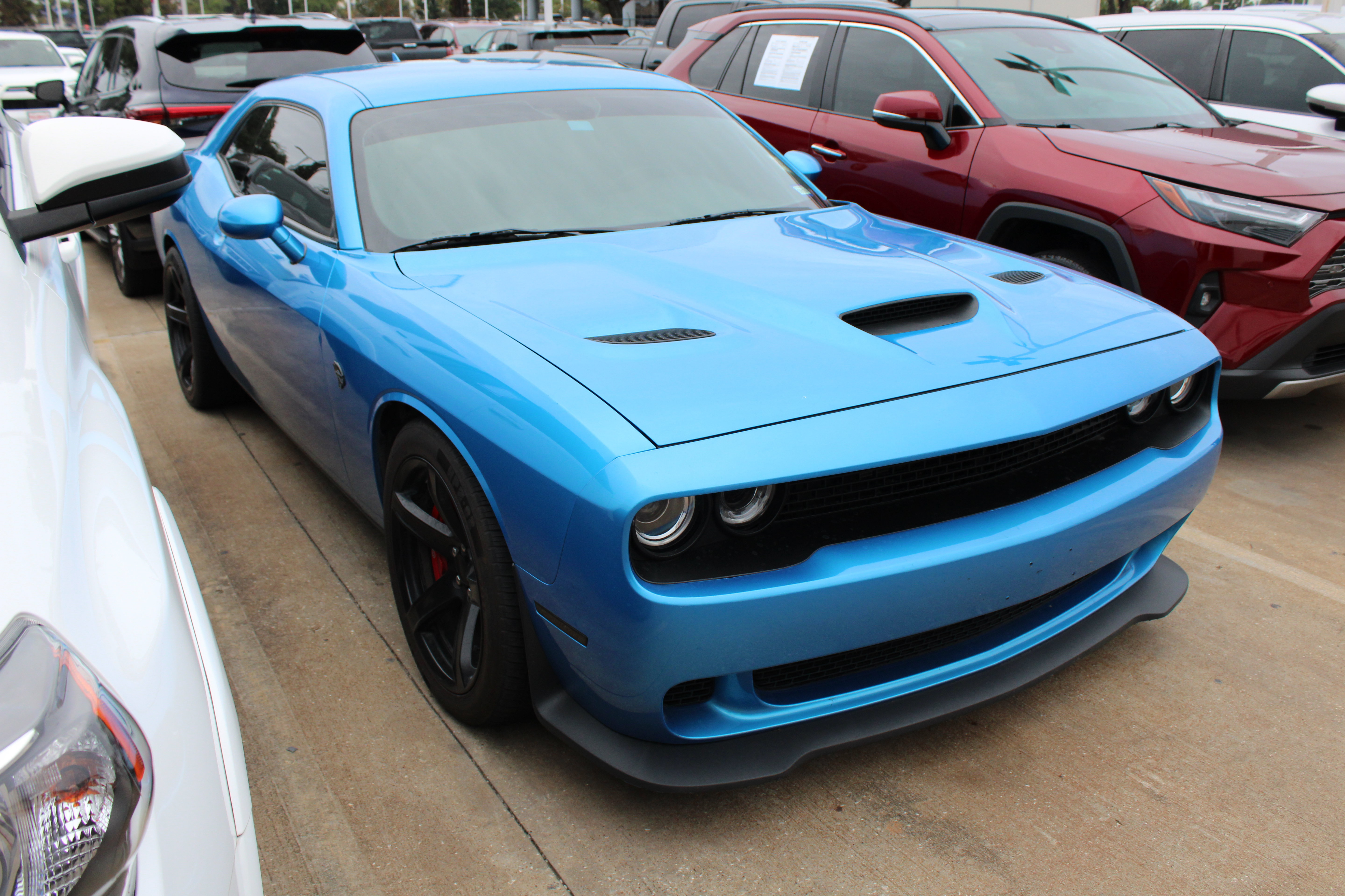Used 2015 Dodge Challenger SRT Hellcat RWD image 2