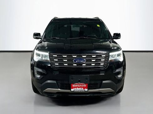 Used 2016 Ford Explorer XLT image 4