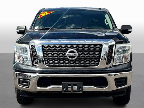 Used 2017 Nissan Titan SV image 3
