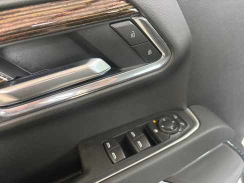 New 2025 GMC Sierra 1500 Elevation image 11