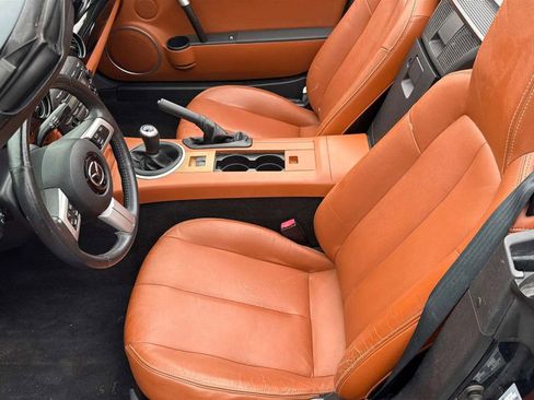 Used 2006 MAZDA MX-5 Miata Grand Touring w/ Suspension Pkg image 16