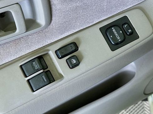 Used 2002 Toyota Tacoma PreRunner image 19