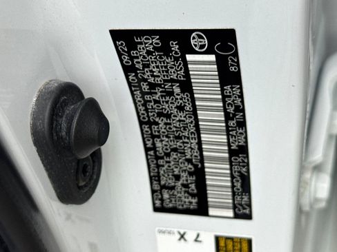 Used 2024 Toyota Corolla LE FWD image 30
