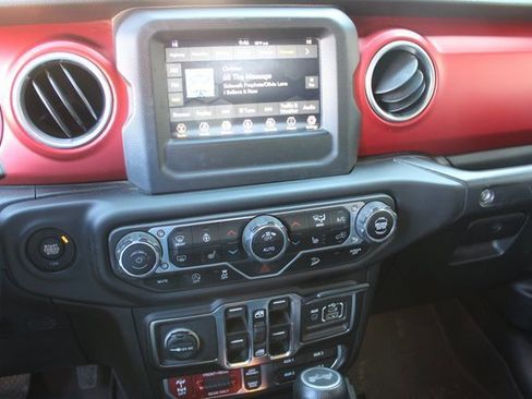 Used 2021 Jeep Wrangler Unlimited Rubicon w/ Cold Weather Group image 6