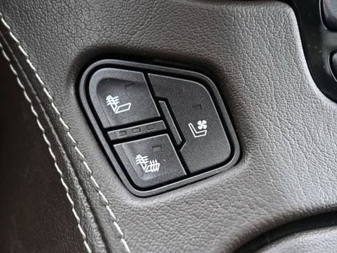 Used 2018 Chevrolet Tahoe Premier AWD/4WD image 34