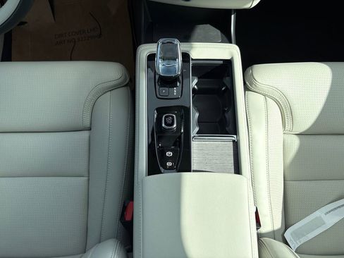 New 2026 Volvo XC90 B6 Ultra w/ Protection Package Premier AWD/4WD image 14