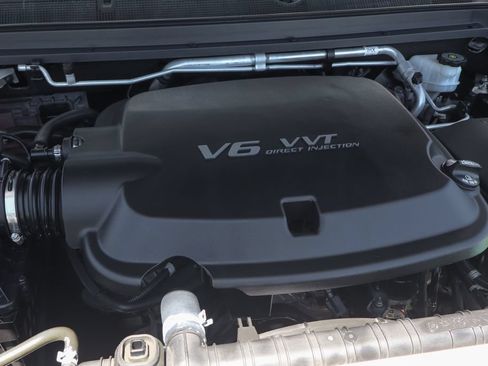 Used 2018 Chevrolet Colorado LT RWD image 14
