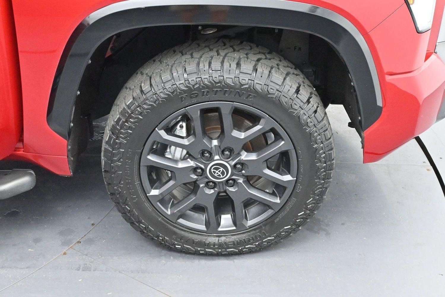 Used 2024 Toyota Tundra Platinum AWD/4WD image 36