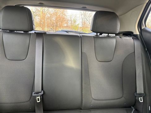 Used 2025 Buick Encore GX Preferred image 36