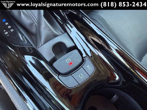 Used 2020 Toyota C-HR Limited FWD image 21