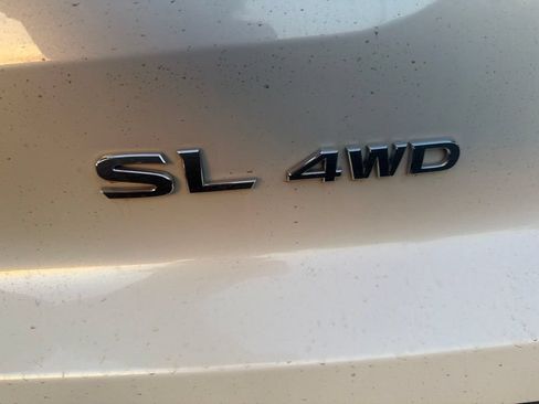 Used 2024 Nissan Pathfinder SL AWD/4WD image 8