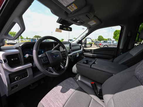 New 2026 Ford F250 XLT w/ XLT Premium Package AWD/4WD image 14